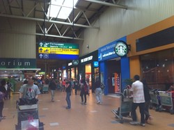 Jalan-jalan di Bandara Internasional Kuala Lumpur, Asyik!