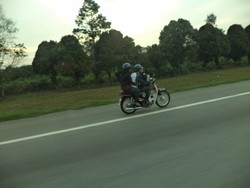 Ketika Motor Melenggang Gratis di Jalan Tol