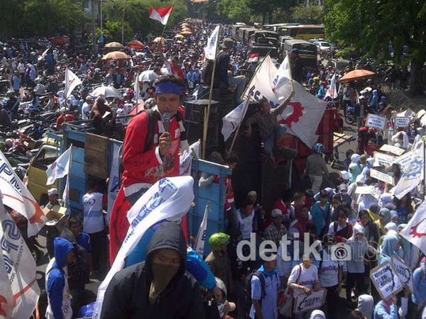 Gubernur Jatim Temui Buruh