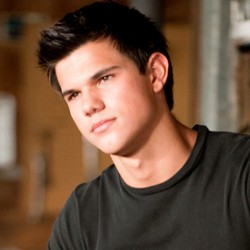 Ada Penderitaan di Balik Tubuh Prima Taylor Lautner