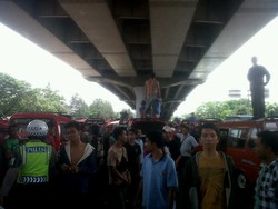 Sopir Razia Angkutan Umum yang Beroperasi di Pasar Rebo