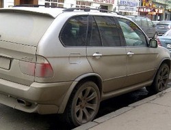 Mobil Mewah Bulukan di Moskow