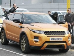 Mario Balotelli dan Mobil Emasnya