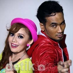 Dian Ekawati Gaet Rapper J-Flow di Lagu Tanda-tandanya