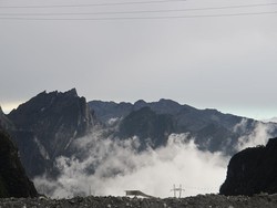 Brrr! Menggigil Bersama Puncak Cartenz Papua