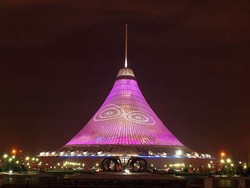 Kazakhstan Punya Tenda Raksasa, Ada Pantai di Dalamnya!