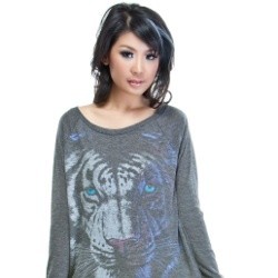 Penyanyi Pendatang Baru Debra Konser di Australia