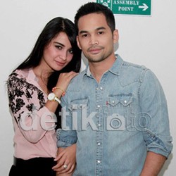 5 Pesinetron yang Terlibat Cinta Lokasi