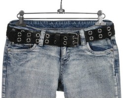 Cara Tepat Merawat Jeans agar Warna & Bentuknya Tahan Lama