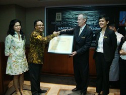 The Park Lane Jakarta Terima Sertifikat HACCP