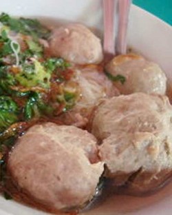 Kalau Bakso Daging Mahal, Bikin Saja Bakso Enak Ini!