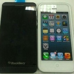 BlackBerry London Bersanding dengan iPhone 5