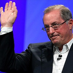 CEO Intel Mendadak Pensiun