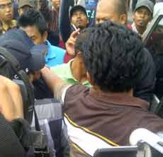 Demo Ricuh, 2 Buruh Dibawa ke RS Undaan