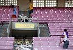 Stadion GBK Dibersihkan