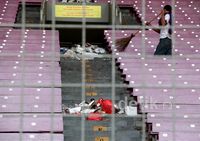 Stadion GBK Dibersihkan