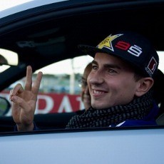 Lorenzo Akan Pertimbangkan Masa Depan setelah 2014