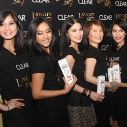 Para Model Cantik di Film Langit ke-7