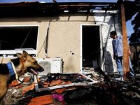 Rumah Warga Israel Hancur Terkena Roket Palestina
