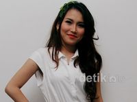 Ayu Ting Ting Cantik Berambut Panjang