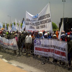 Datangi Kantor Gubernur, Buruh Tolak BPJS dan SJSN
