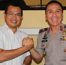 Kapolda NTB Beri Penghargaan Telkomsel