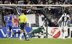 Juve Tekuk Chelsea 3-0