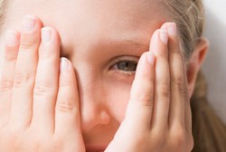 Malu Saat Menstruasi Pertama Datang Terlalu Cepat