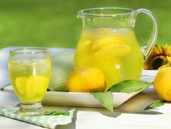 Mau Berhenti Merokok? Seringlah Kumur dengan Lemonade!