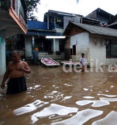 Siaga Banjir, Sudin kesehatan Jakbar Siapkan 117 Posko Banjir