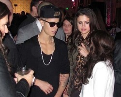 Kisah di Balik Drama Percintaan Selena Gomez & Justin Bieber