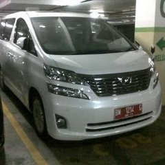 Bupati di Riau, Pemilik Vellfire Pelat Merah yang Parkir di Apartemen 