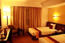 Bermalam di Ruang Tunggu Istimewa Bandara