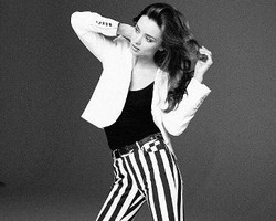 Miranda Kerr Gantikan Kate Moss di Iklan Mango