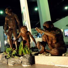 Wah, Ada Manusia Purba di Mal PVJ