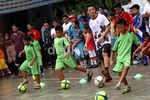 Kim Kurniawan Latih Siswa SD
