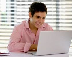 1 dari 5 Pria Punya Email Rahasia untuk Flirting dengan Wanita Lain 