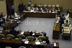 Pertemuan Tertutup Komisi III DPR dan Eks Penyidik KPK Tidak Etis