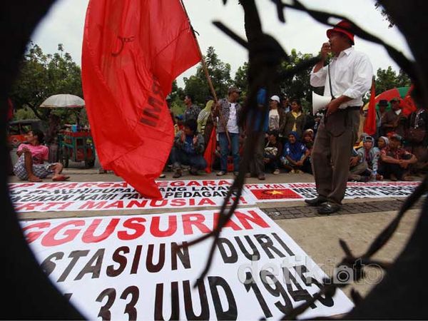 Pedagang Stasiun Pos Duri Tolak Relokasi