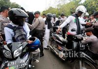 Polisi Geledah Pendemo Anti Israel di Kedubes AS
