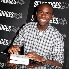 Muamba Buka Peluang Kembali Bermain