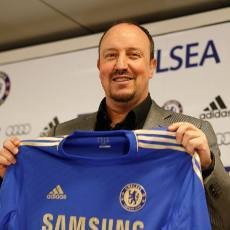 Benitez Tak Menyesal Pernah Hina Chelsea