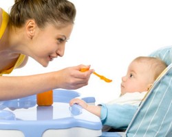 Yang Harus Dilakukan para Ibu agar Babysitter Betah Urus Anak