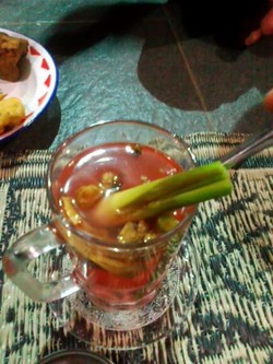 Mencicipi Wedang Uwuh di Kendal