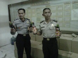 Polisi Sita 1.409 Botol Miras di Depok