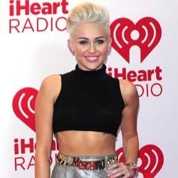 Ulang Tahun, Miley Cyrus Dihadiahi Babi oleh PETA
