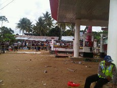 Rusuh di Kutai Barat, Massa Jarah Toko Sembako di Melak