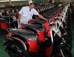 DP Syariah Naik, Kelas Menengah Terpukul