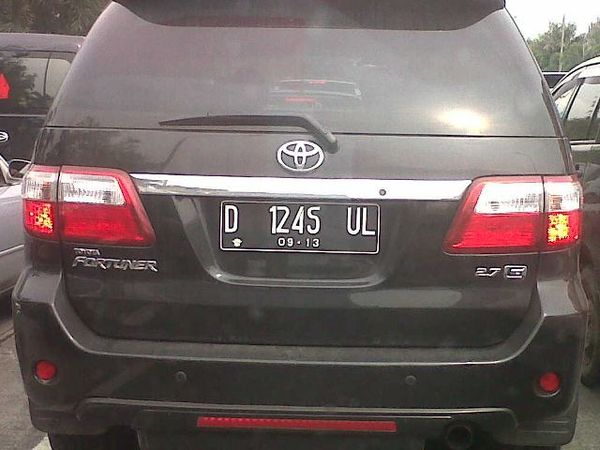Fortuner Berpelat  Unik