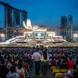 Hujan Warnai Konser di Atas Air SM Town Singapura
